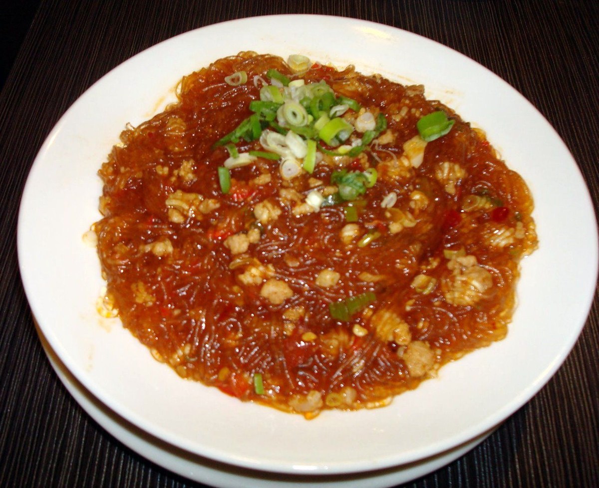 Ants climbing a tree glass noodles with minced meat and Sichuan sauce.